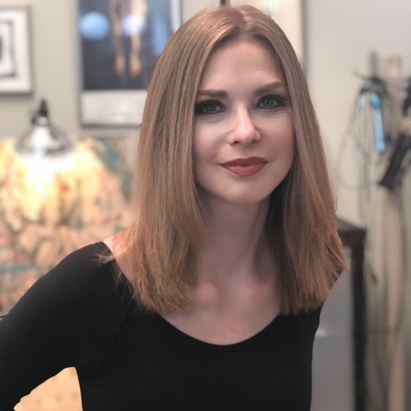 Meet your Posher, Stephanie - Picture 2 of 2